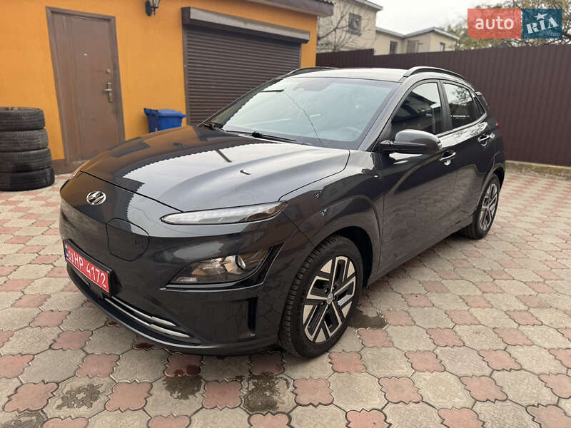 Внедорожник / Кроссовер Hyundai Kona 2022 в Ровно