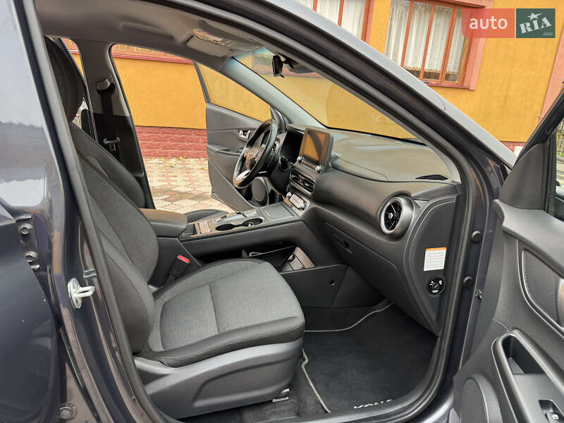 Внедорожник / Кроссовер Hyundai Kona 2022 в Ровно