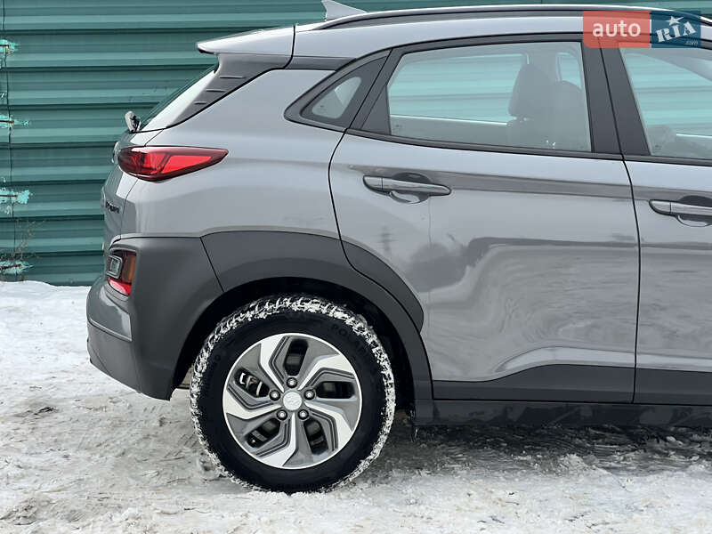 Внедорожник / Кроссовер Hyundai Kona 2020 в Киеве