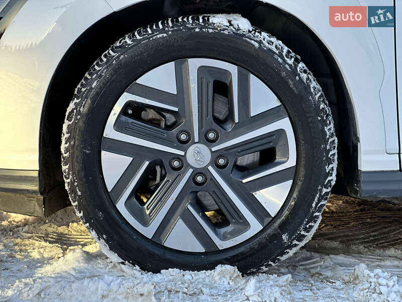 Внедорожник / Кроссовер Hyundai Kona 2021 в Тернополе