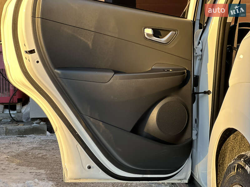 Внедорожник / Кроссовер Hyundai Kona 2021 в Тернополе