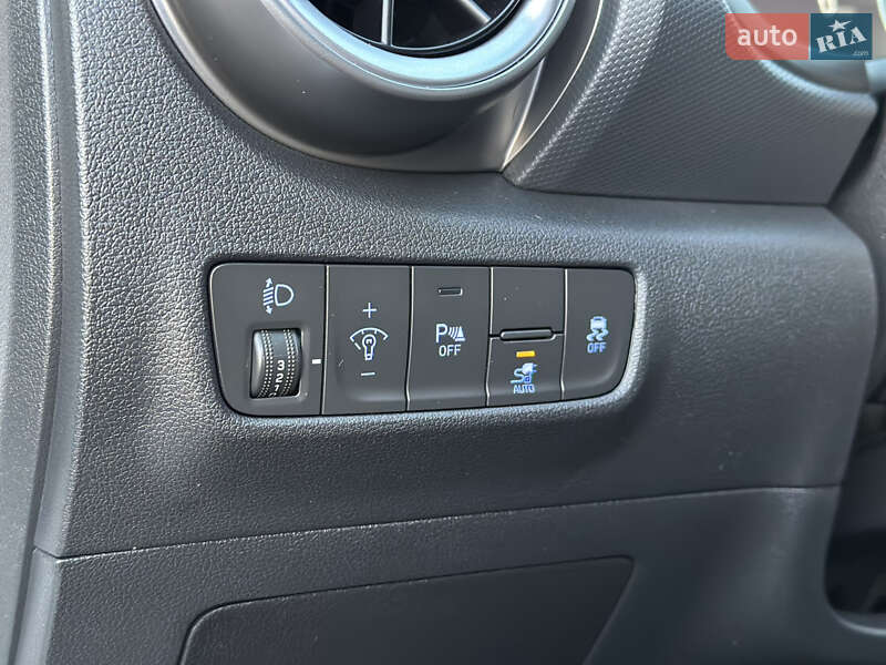 Внедорожник / Кроссовер Hyundai Kona 2021 в Тернополе