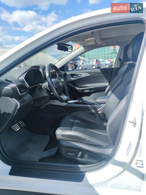 Седан Hyundai Lafesta EV 2020 в Киеве