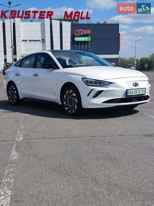 Седан Hyundai Lafesta EV 2020 в Киеве