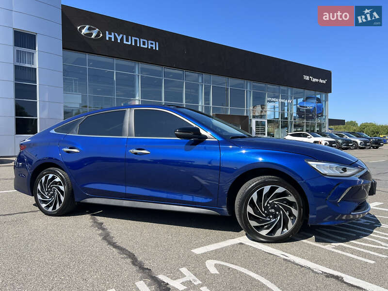 Седан Hyundai Lafesta EV 2020 в Киеве