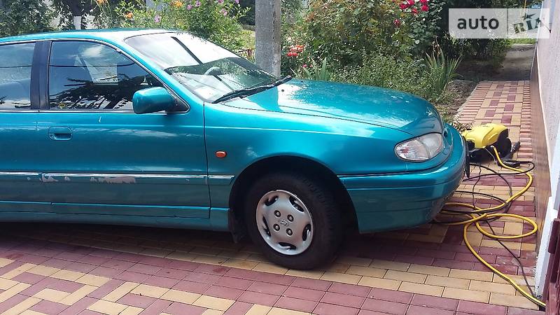 Седан Hyundai Lantra 1994 в Измаиле