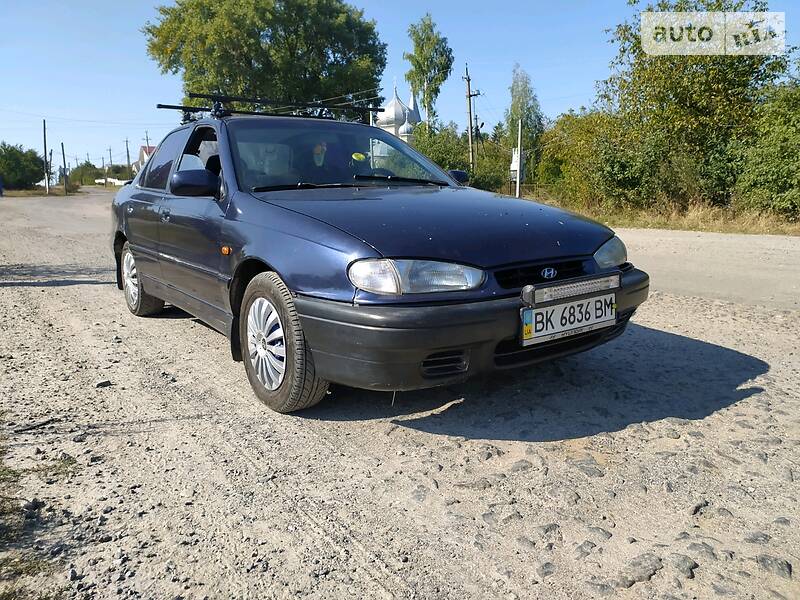 Седан Hyundai Lantra 1995 в Виньковцах