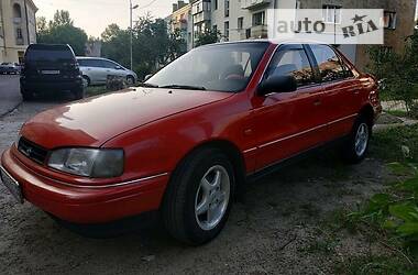 Седан Hyundai Lantra 1992 в Тернополе