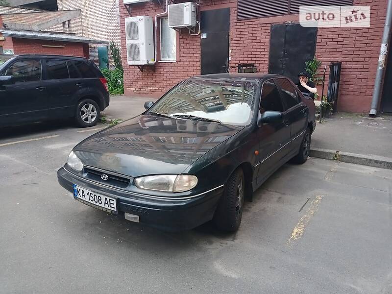 Седан Hyundai Lantra 1995 в Києві