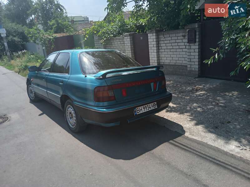 Седан Hyundai Lantra 1992 в Одессе