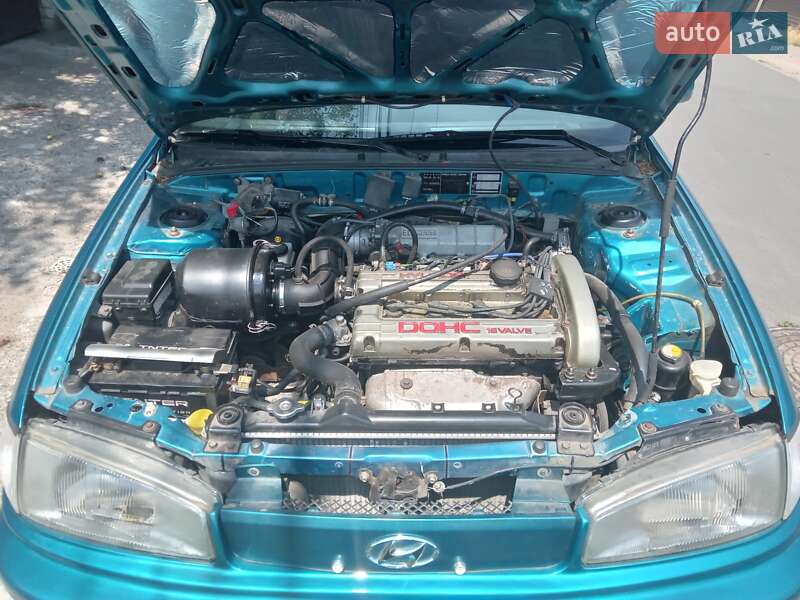 Седан Hyundai Lantra 1992 в Одессе