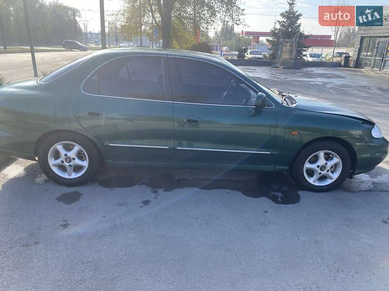 Седан Hyundai Lantra 1999 в Запорожье