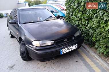 Седан Hyundai Lantra 1994 в Тернополе