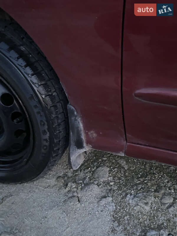 Седан Hyundai Lantra 1999 в Львове