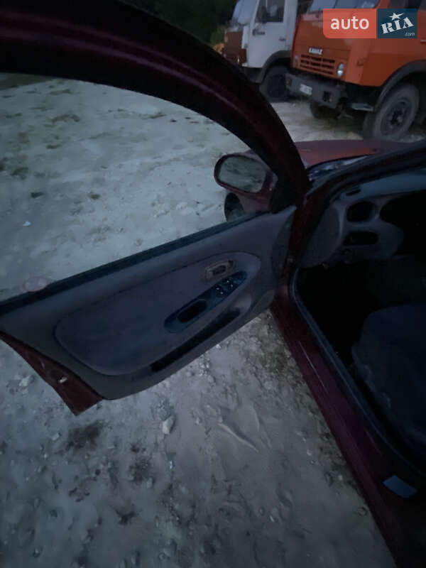 Седан Hyundai Lantra 1999 в Львове