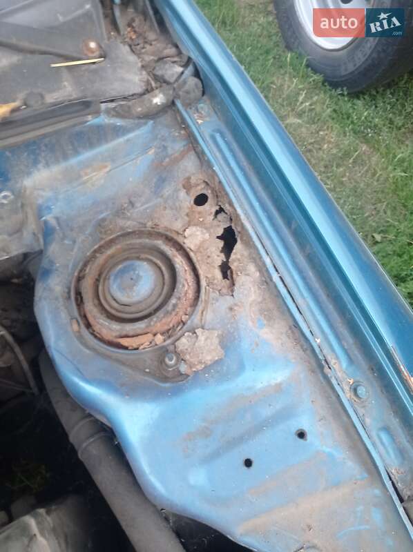 Седан Hyundai Lantra 1992 в Луцке