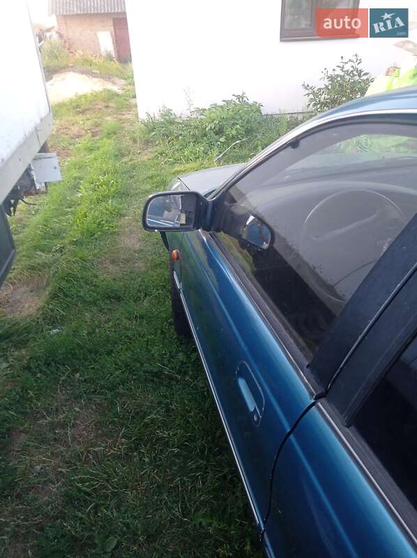 Седан Hyundai Lantra 1992 в Луцке