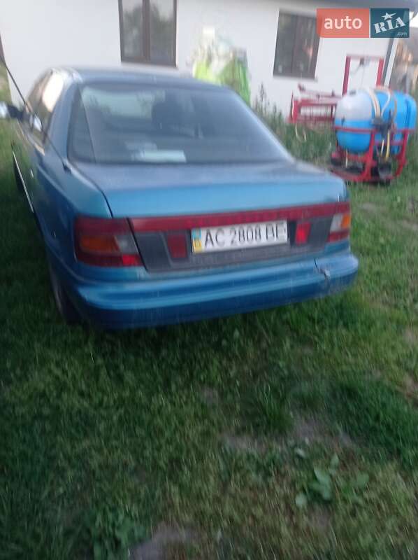 Седан Hyundai Lantra 1992 в Луцке