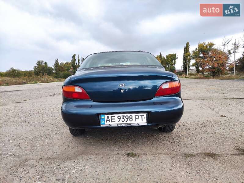 Седан Hyundai Lantra 1995 в Кривом Роге