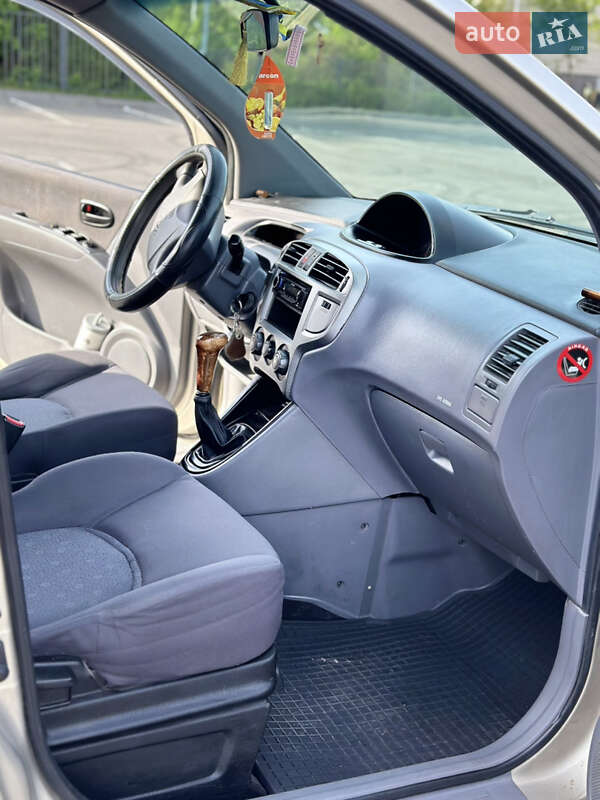 Минивэн Hyundai Matrix 2007 в Буче