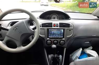 Минивэн Hyundai Matrix 2008 в 
