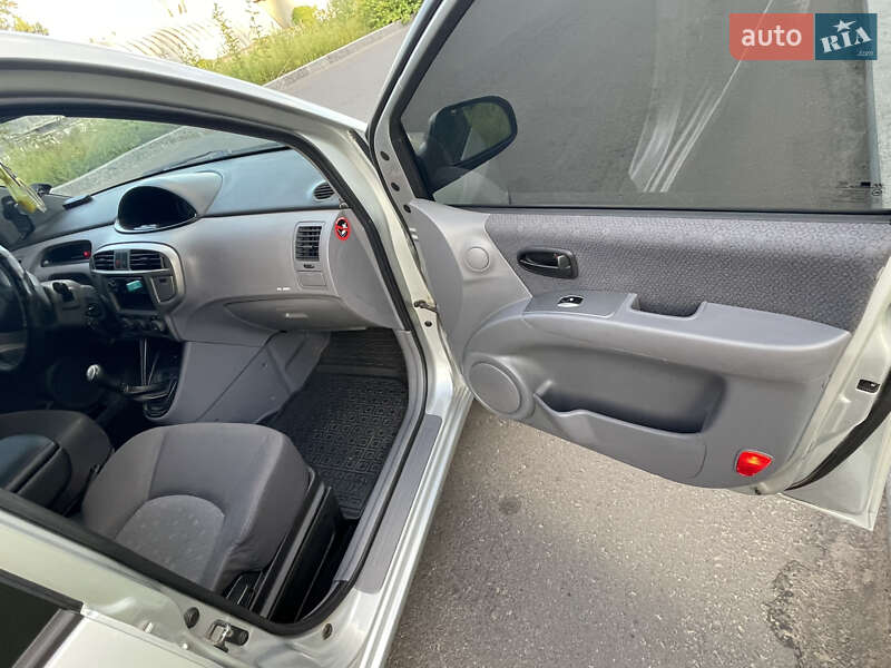 Минивэн Hyundai Matrix 2007 в Хмельнике