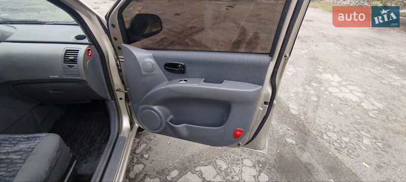 Мінівен Hyundai Matrix 2006 в Дніпрі