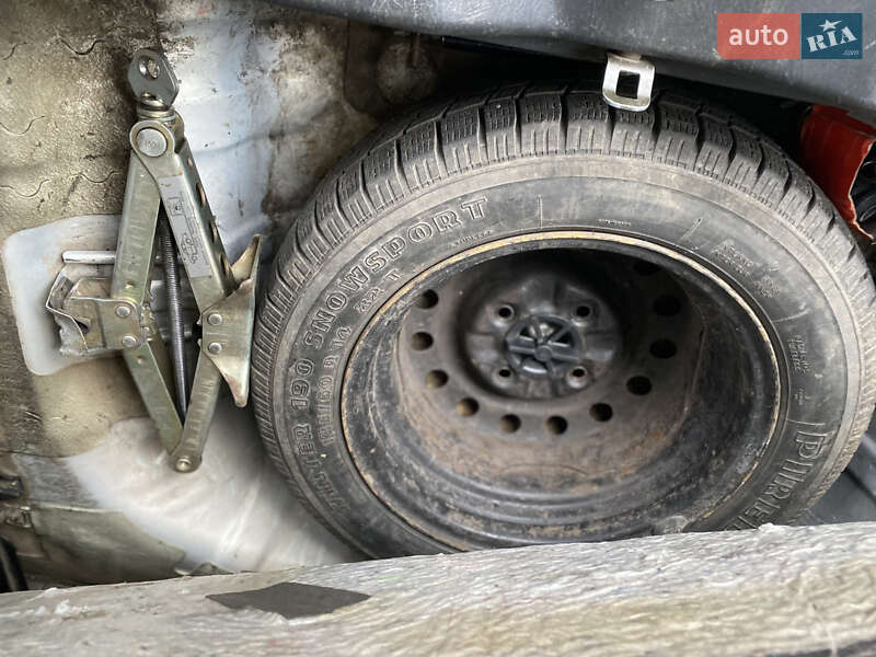 Мінівен Hyundai Matrix 2002 в Житомирі