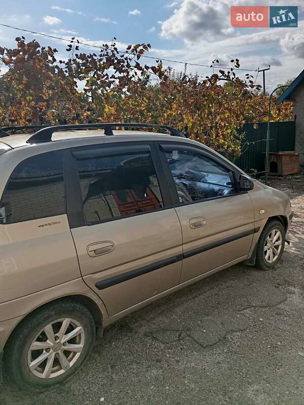 Минивэн Hyundai Matrix 2005 в Килии фото 3 Минивэн Hyundai Matrix 2005 в Килии