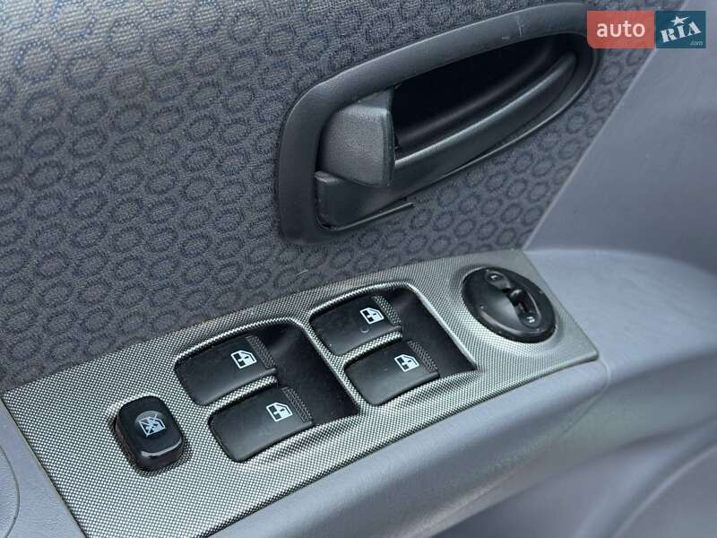 Минивэн Hyundai Matrix 2005 в Харькове фото 35 Минивэн Hyundai Matrix 2005 в Харькове