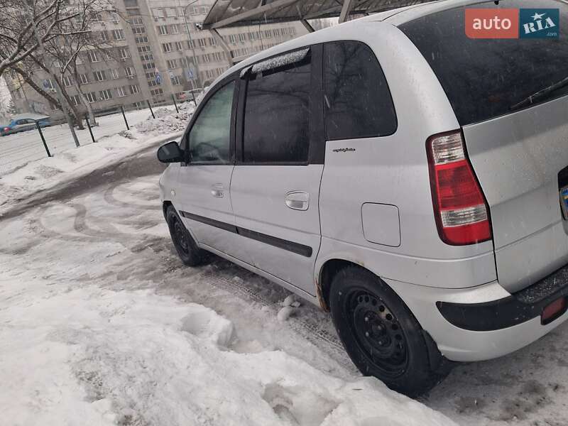 Минивэн Hyundai Matrix 2007 в Киеве