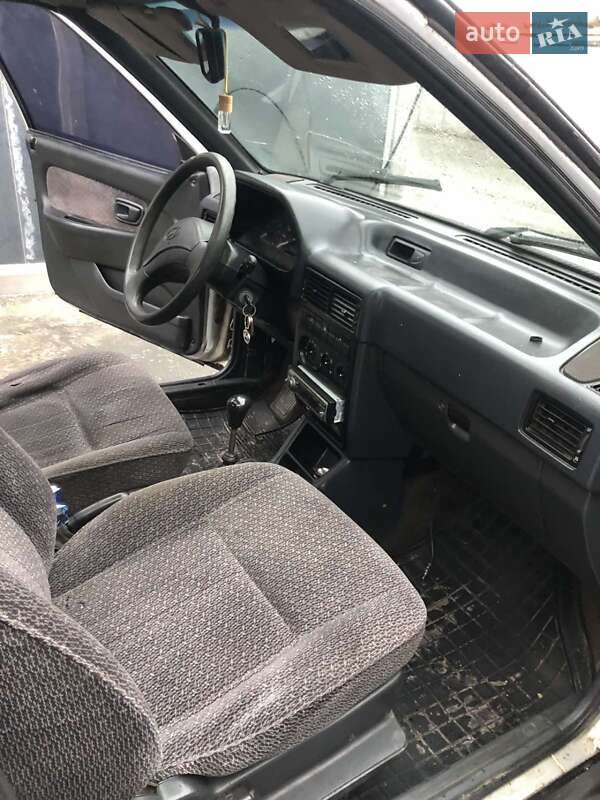 Седан Hyundai Pony 1994 в Києві