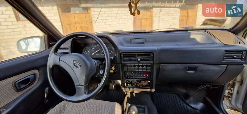 Седан Hyundai Pony 1993 в Луцке