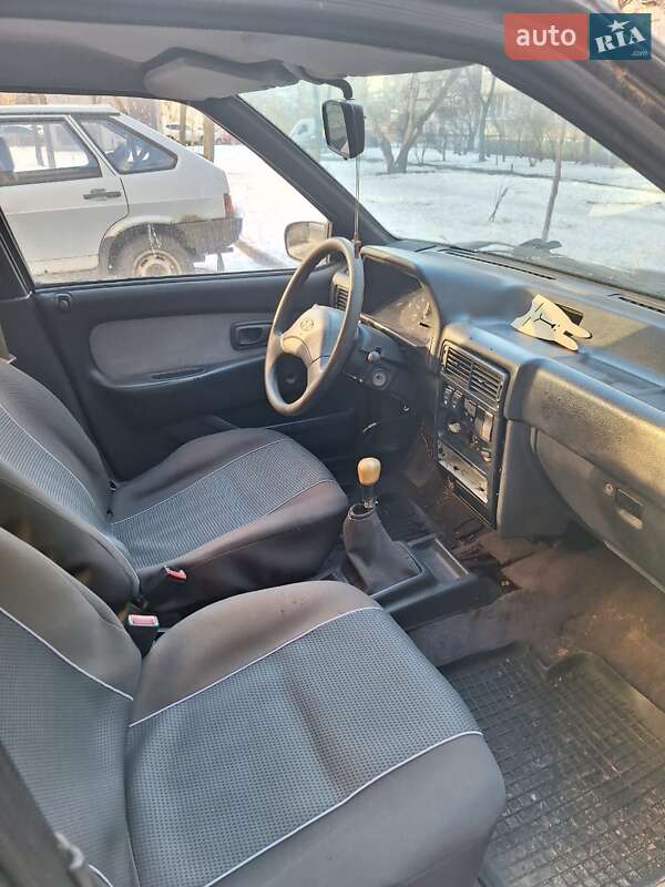 Седан Hyundai Pony 1992 в Киеве