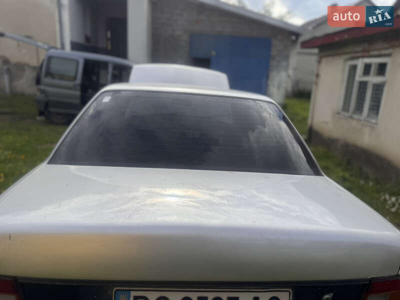 Седан Hyundai Pony 1992 в Львове