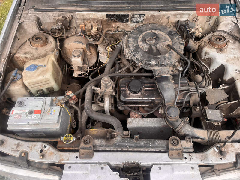 Седан Hyundai Pony 1992 в Львове