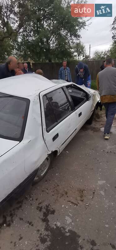 Седан Hyundai Pony 1995 в Боровой
