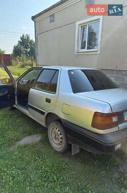 Седан Hyundai Pony 1992 в Львове