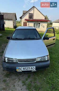 Седан Hyundai Pony 1992 в Львове