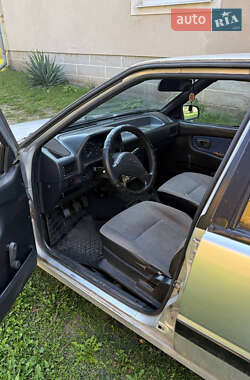 Седан Hyundai Pony 1992 в Львове