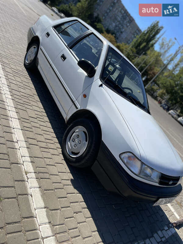 Седан Hyundai Pony 1994 в Одессе