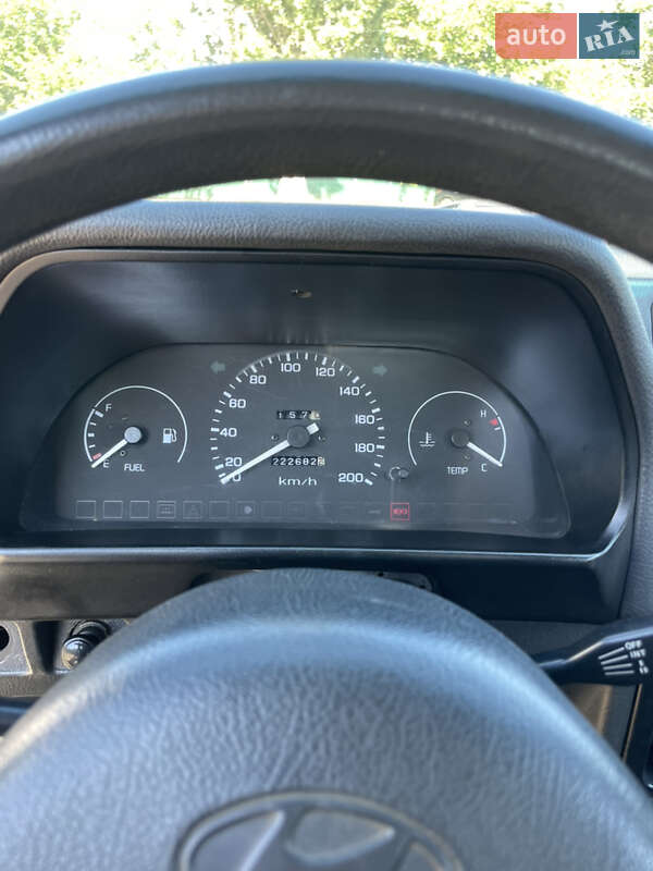 Седан Hyundai Pony 1994 в Одессе