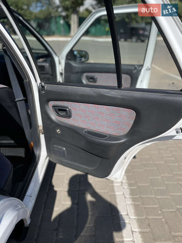 Седан Hyundai Pony 1994 в Одессе