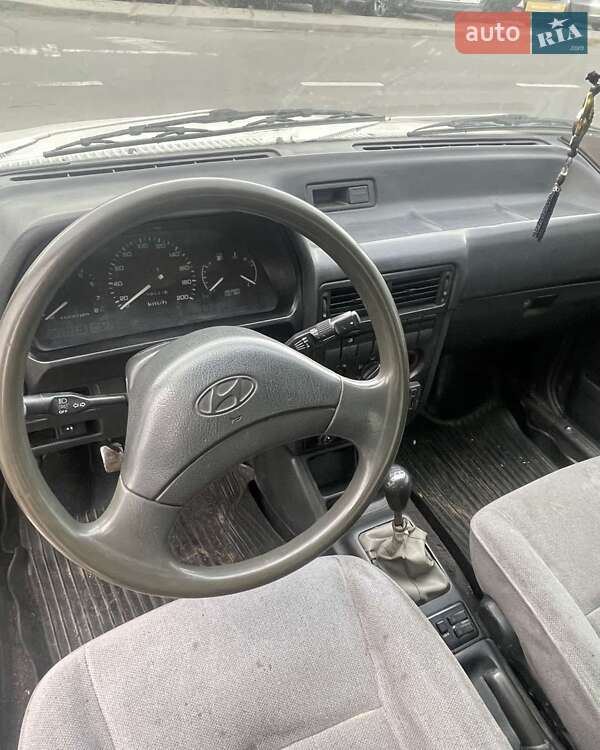 Седан Hyundai Pony 1992 в Киеве