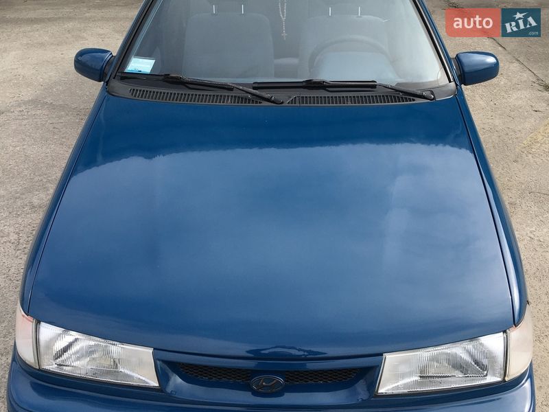 Седан Hyundai Pony 1992 в Вышгороде