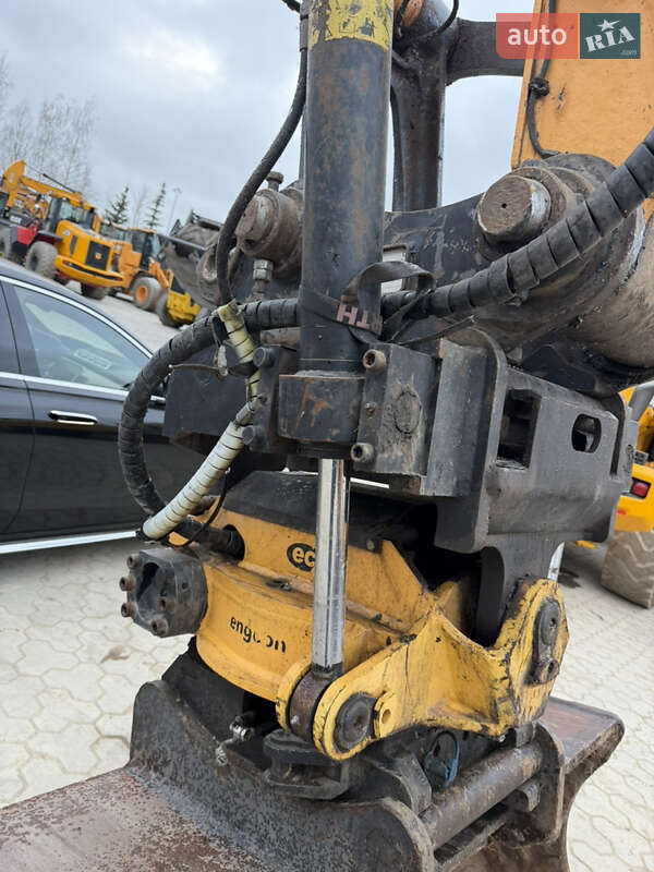 Гусеничный экскаватор Hyundai R 250 NLC-9 2012 в Одессе