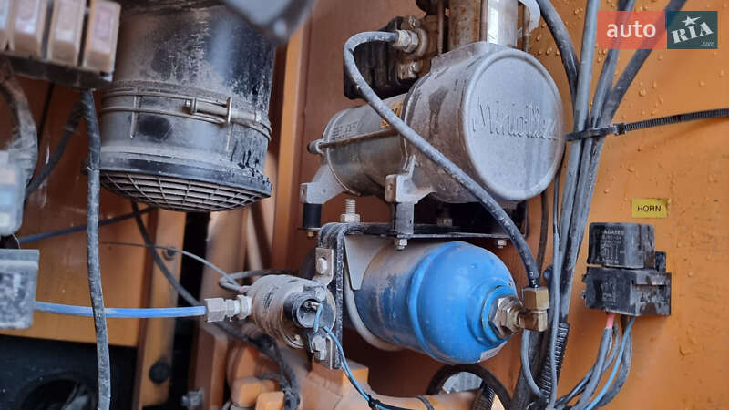 Гусеничный экскаватор Hyundai R 250 NLC-9 2012 в Одессе