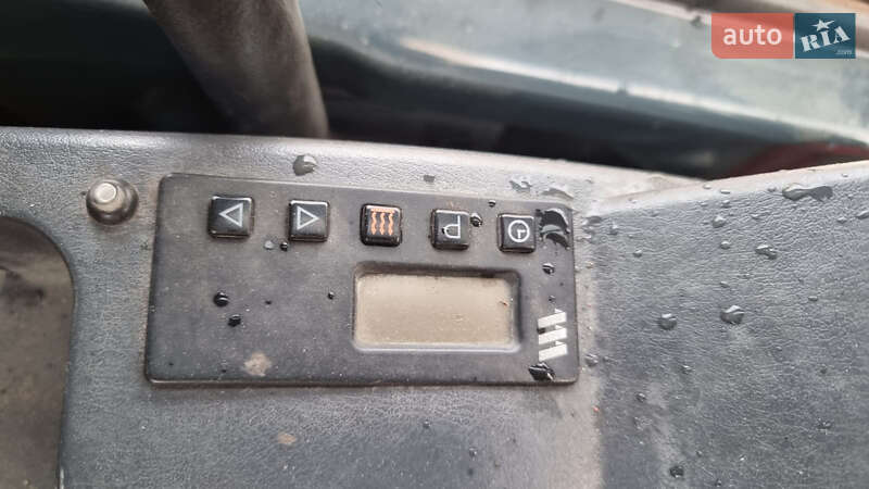 Гусеничный экскаватор Hyundai R 250 NLC-9 2012 в Одессе