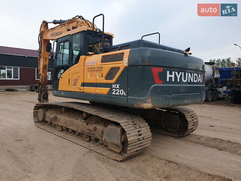 Гусеничный экскаватор Hyundai Robex 220 LC-9A 2019 в 