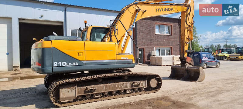 Гусеничный экскаватор Hyundai Robex 220 LC-9A 2012 в Самборе